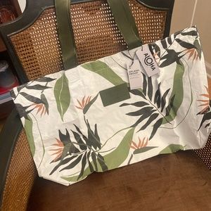 ALOHA Collection Painted Birds Holo holo tote bag